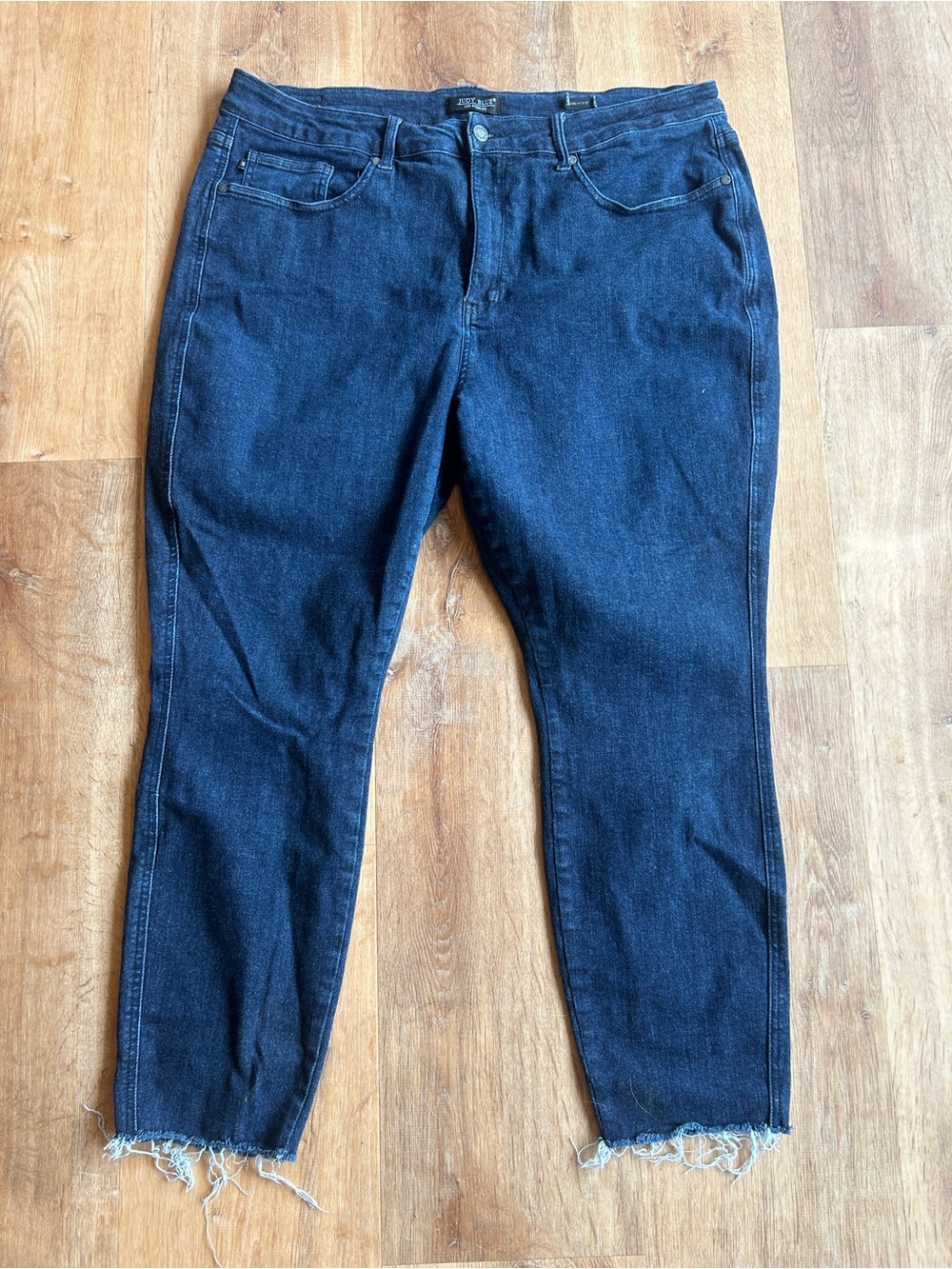 Judy Blue Dark Indigo Cropped Raw-Hem Jeans